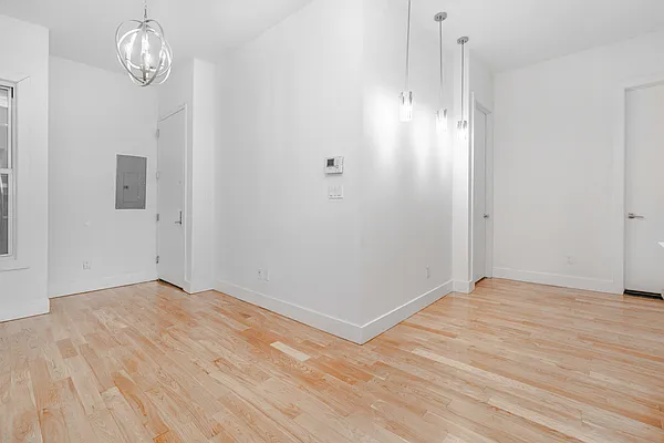 Rented by Skyhigh Realty NYC LLC | media 8