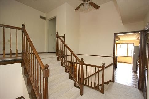2nd image of 792 Southridge Dr