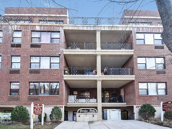 3rd image of 7117 162nd St APT 1E