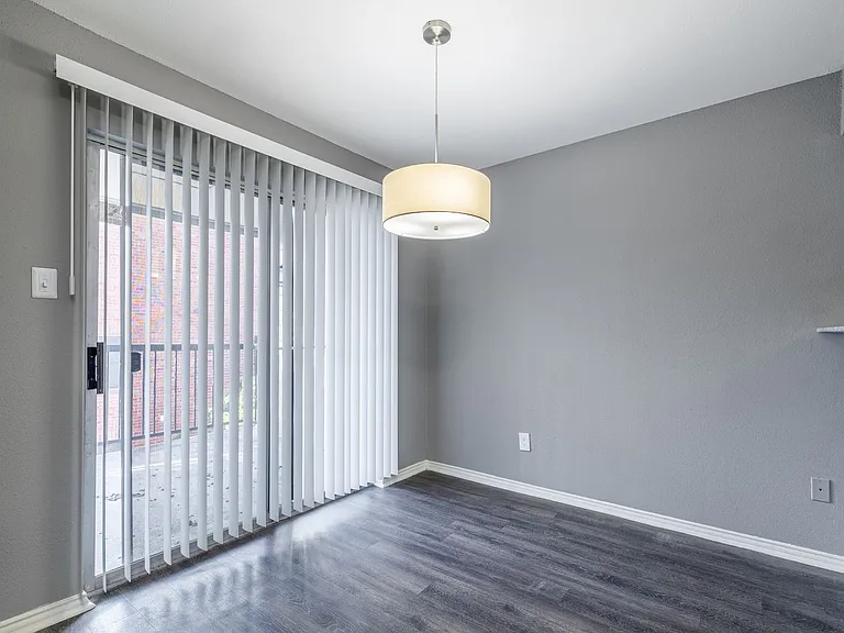 502 W Longspur Blvd — Photo 60