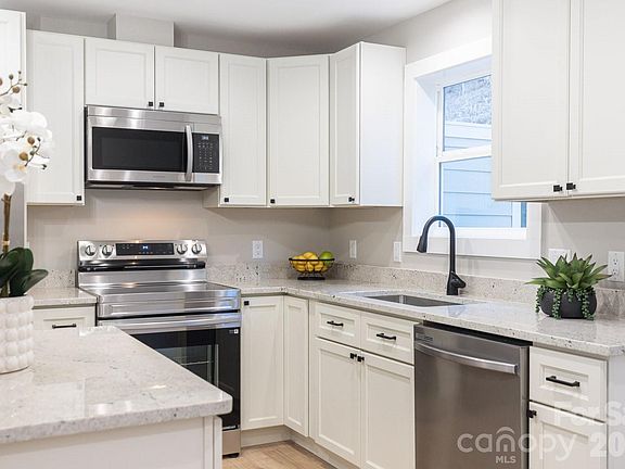 3rd image of 332 Bowditch St #D