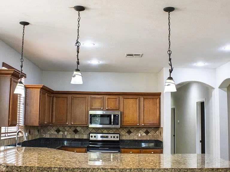 10321 W Windsor Ave — Photo 15
