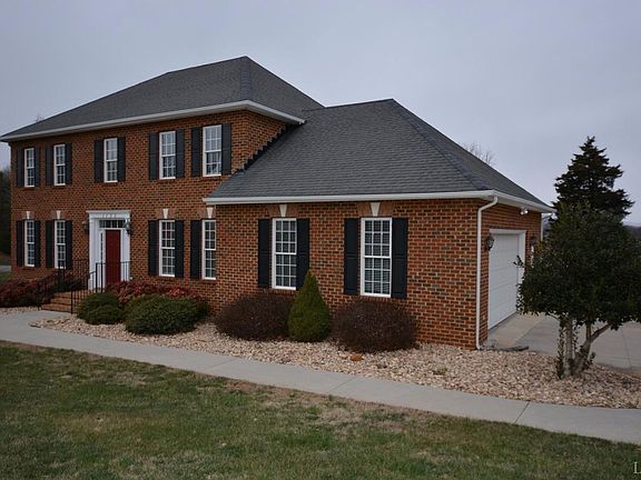 2nd image of 1135 Ashburn Dr
