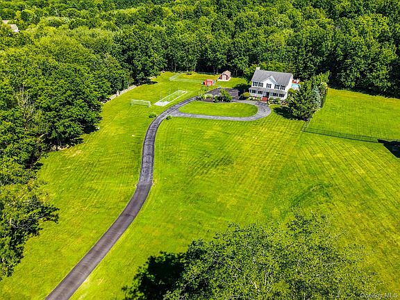 5th image of 604 Ridgebury Road