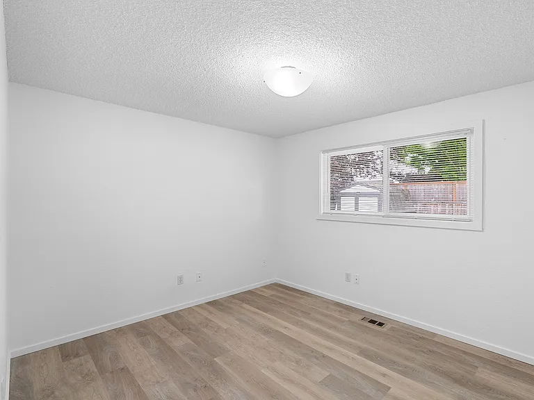 1378 NE Centurion Dr — Photo 22