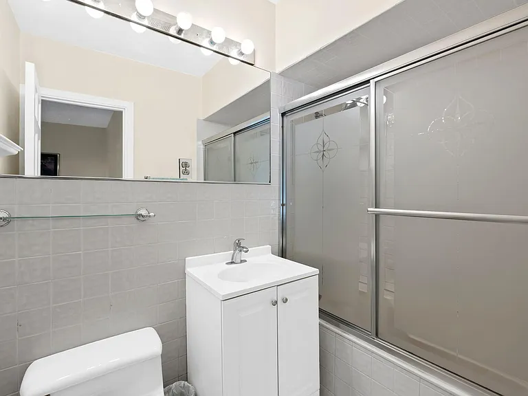 2400 Delmar Pl — Photo 24