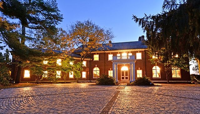 1st image of 11 Mansion Hill Dr