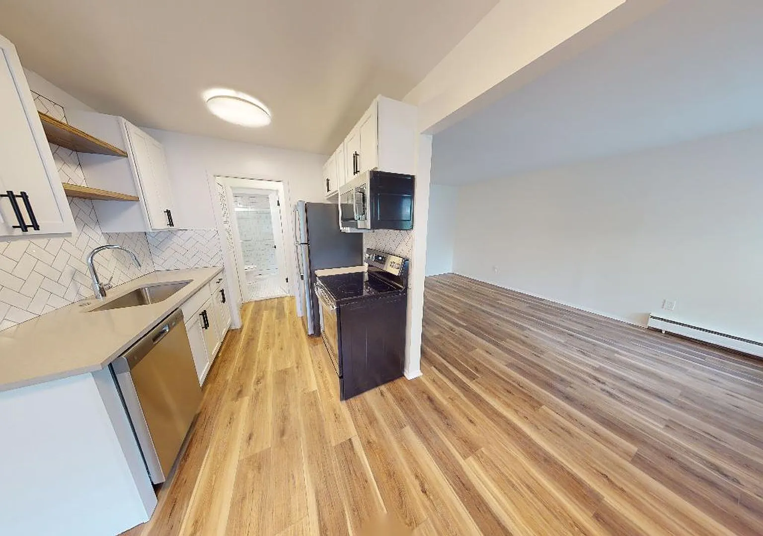 Fully Renovated 1 Bedroom - Triangle District, Birmingham — Photo 3