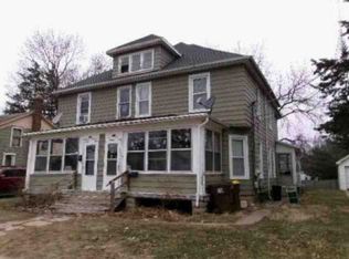820-822 E Wyandotte, Freeport, IL 61032
