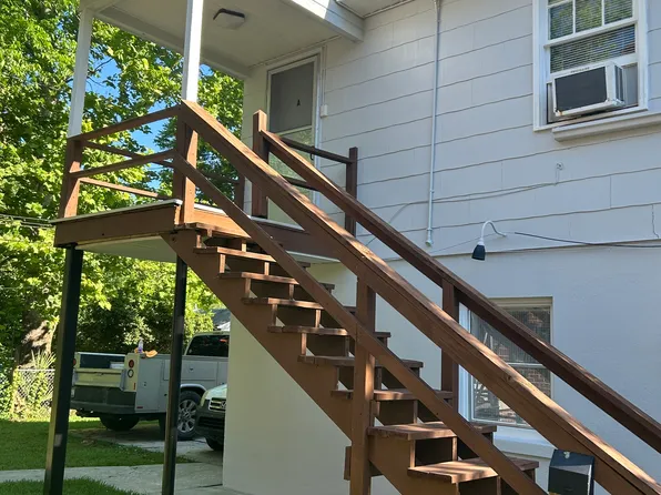 522 E 54th St #A, Savannah, GA 31405