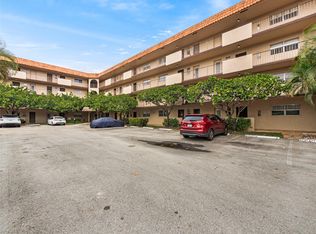 5961 N Falls Circle Dr APT 403, Lauderhill, FL 33319