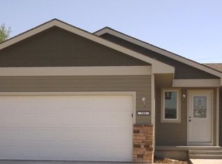 305 SE 44th St, Topeka, KS 66609