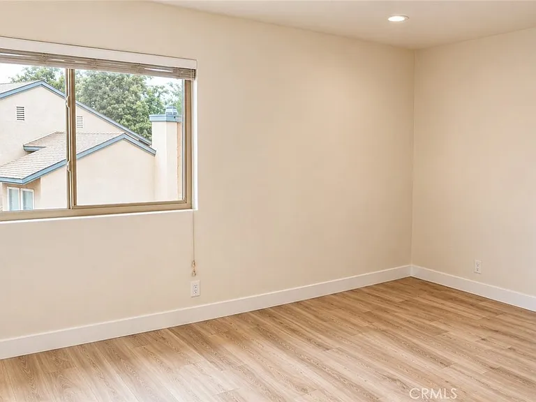312 Shade Ln — Photo 8