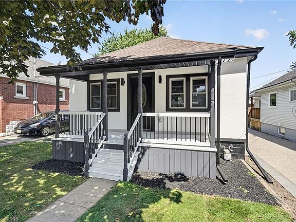 5th image of 43 Brucedale Ave E