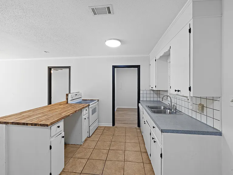 417 Carroll Ave — Photo 7