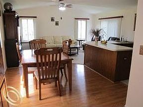 5th image of 386 Princeton Dr