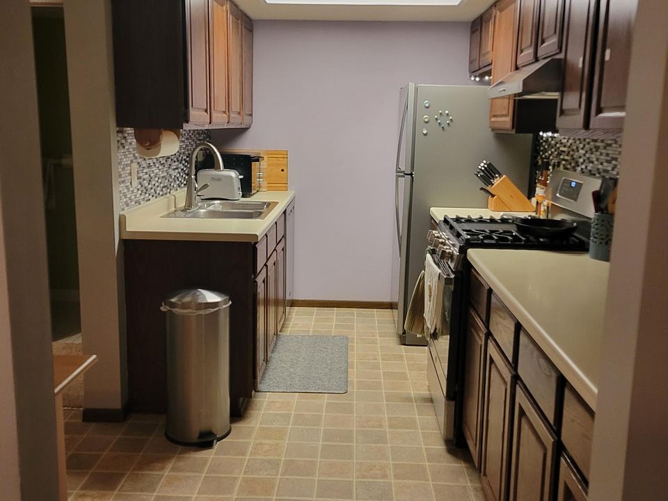Kitchen. All new stainless steel appliances.