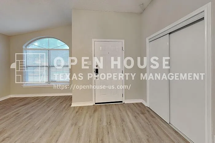 5900 Stone Meadow Ln — Photo 4