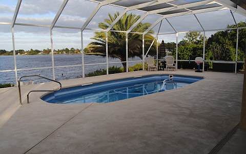 3rd image of 555 Lake August Dr