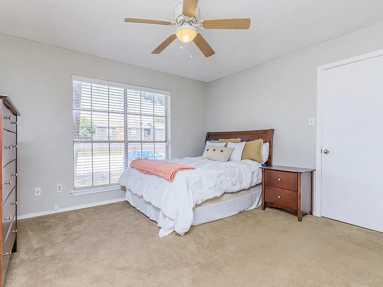 Bel Air Creekside — Photo 40