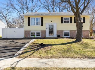 160 Galewood Dr, Bolingbrook, IL