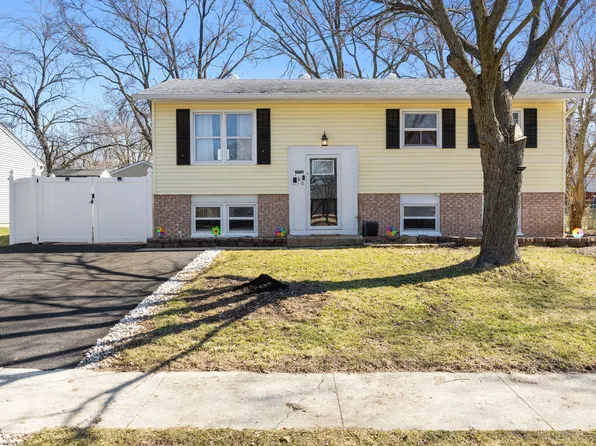 160 Galewood Dr, Bolingbrook, IL 60440