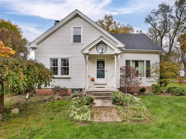 365 N 4th St, Lewiston, NY 14092