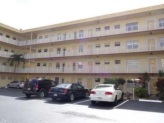 3rd image of 3940 NW 42nd Ave APT 115
