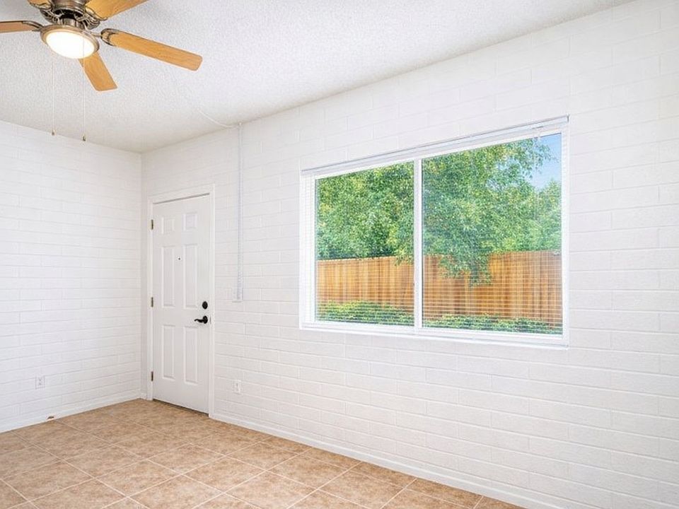1st image of 507 W 10th St #C