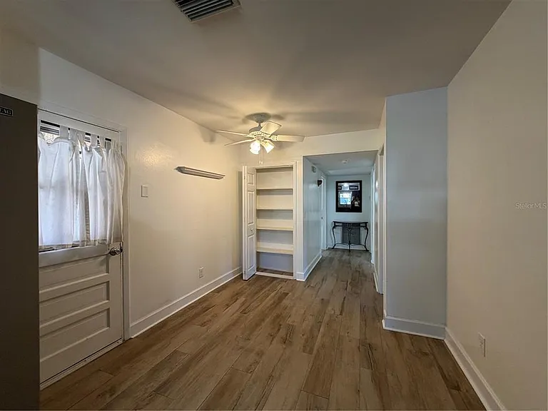 3230 W Saint Conrad St — Photo 2