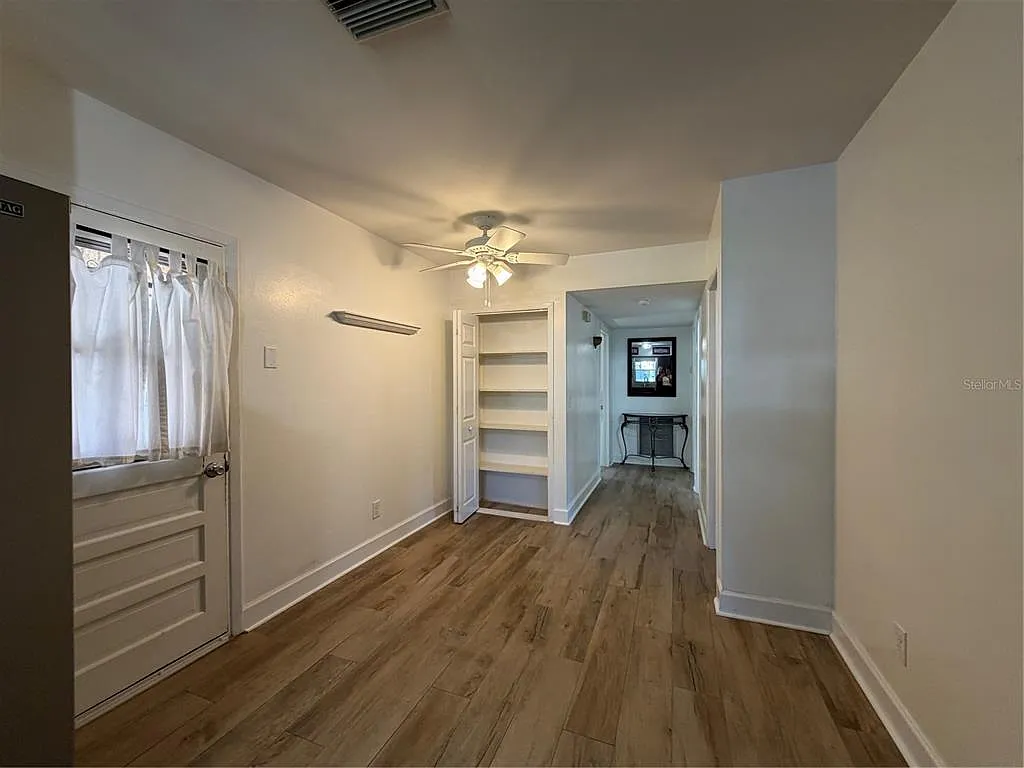 Building Photo - 3230 W Saint Conrad St