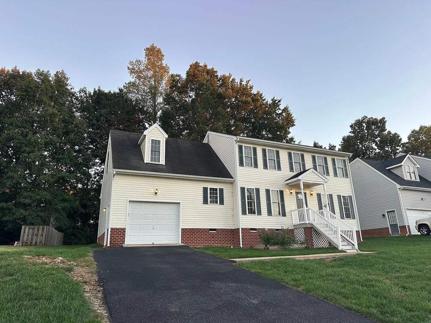 4 Bed 2.5 Bath Colonial-Chesterfield-Cosby High — Photo 3