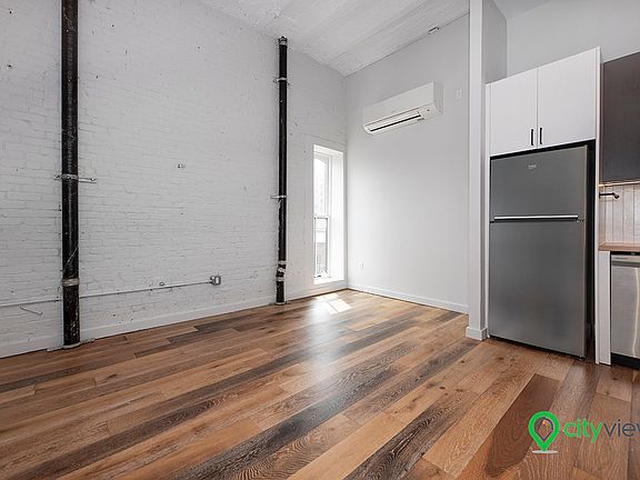 4th image of 945 Bergen St #211