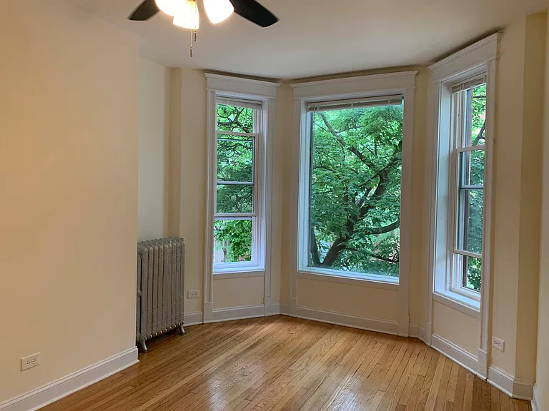 1035 W Barry Ave #2 — Photo 13