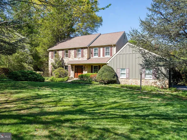 323 Maple Dr, Kennett Square, PA 19348