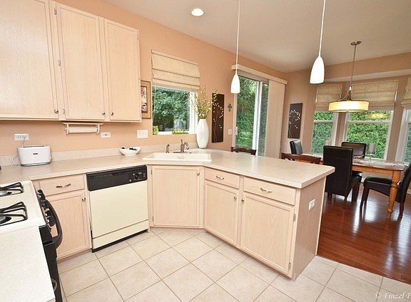 3rd image of 4910 Joyce Ct