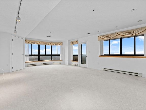 5th image of 200 Burkhall St