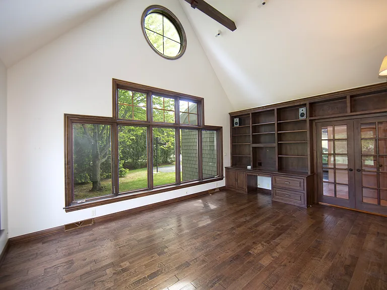 11560 N Canterbury Dr — Photo 11