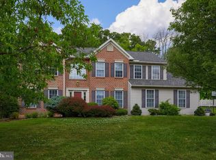 325 Hawthorne Dr, Denver, PA 17517