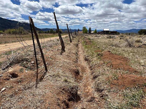 5th image of 45 Las Animas Rd