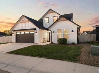 11784 W Sailing Hawk Dr, Star, ID 83669
