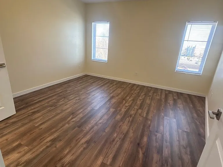 1115 N Walnut St — Photo 7