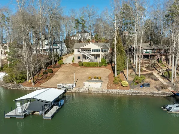 1623 Enterprise Ln, Seneca, SC 29672