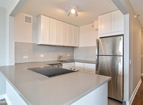 5th image of 3660 N Lake Shore Dr APT 2208