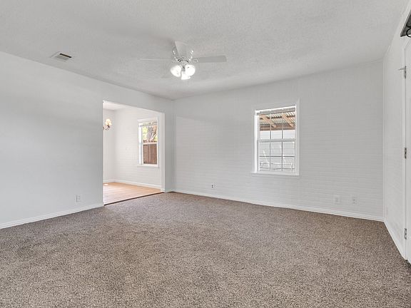 4th image of 823 Ronald St