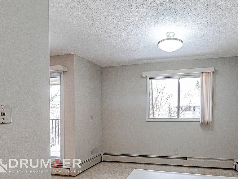 6-707 3rd Ave NW #6 — Photo 4