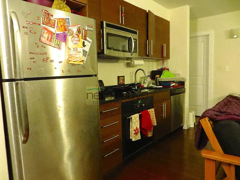 3 bed, 1.5 bath, 1000 sqft, $5,100 — Photo 4