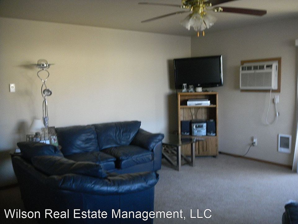 2nd image of 1415 Ledwich Ave #2