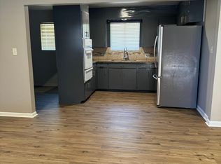 1009 Live Oak St, Hearne, TX 77859