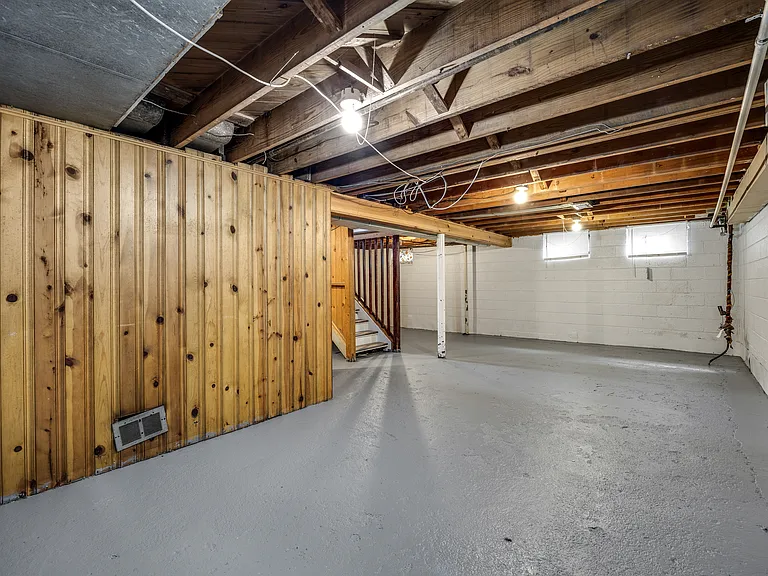 15630 Sprenger Ave — Photo 17